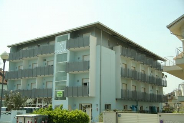 Parapetti per Hotel a Cervia: Parapetti by Edilgrid