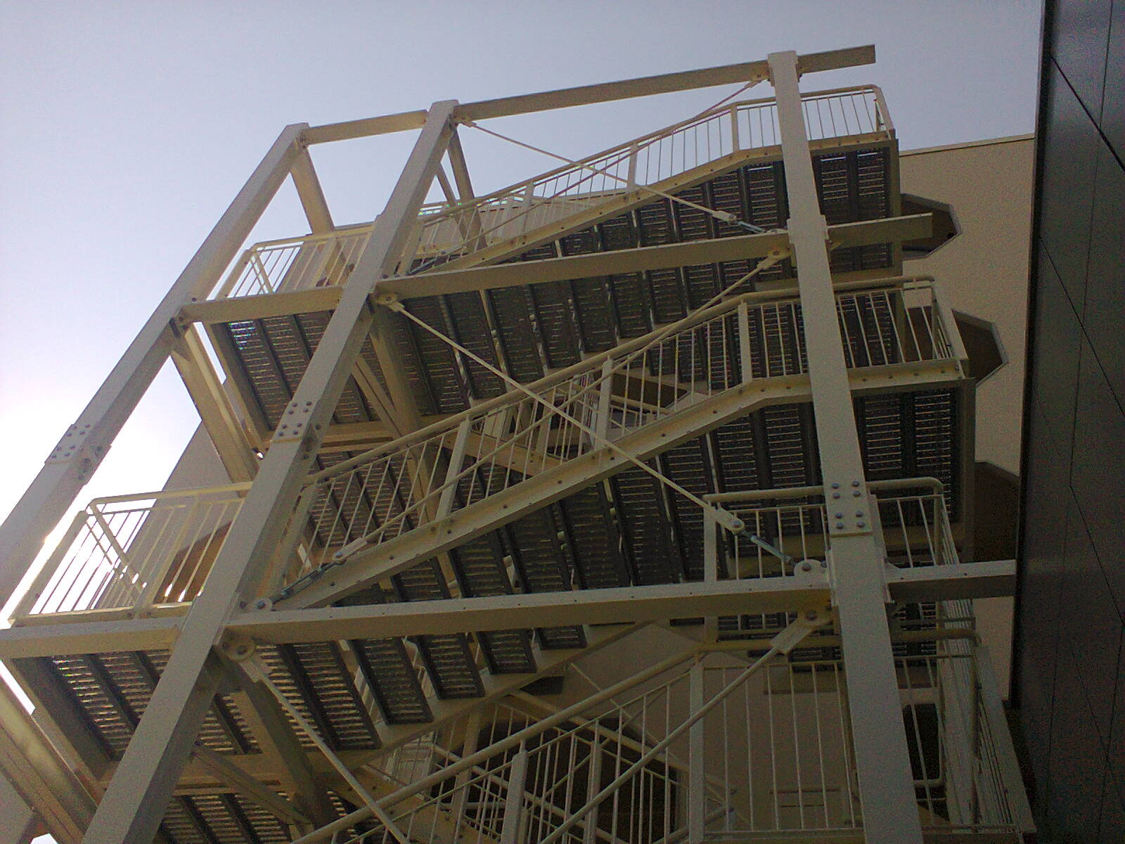Scala Metallica di Sicurezza a servizio di n. 4 piani a Cesenatico (Cesena): by Edilgrid