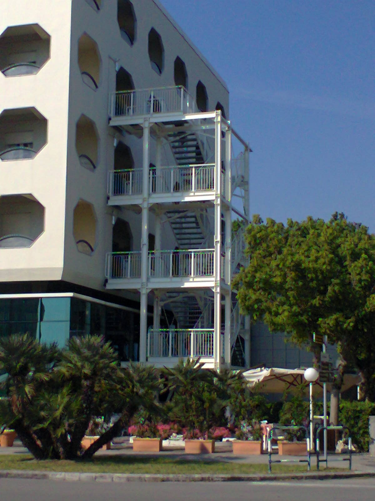 Scala Metallica di Sicurezza a servizio di n. 4 piani a Cesenatico (Cesena): by Edilgrid