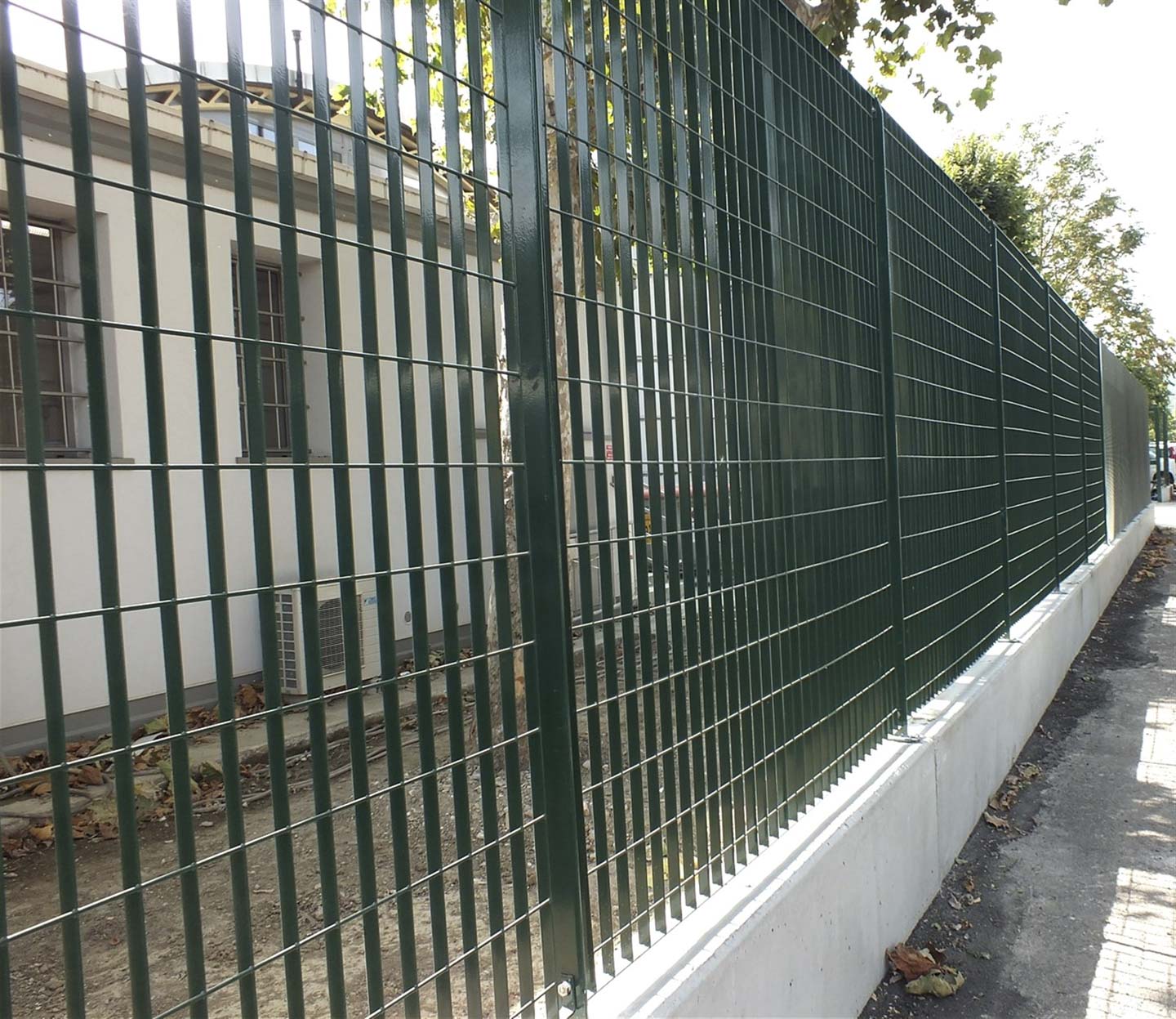 Recinzione e Cancelli a Bologna: Cancelli in Ferro by Edilgrid