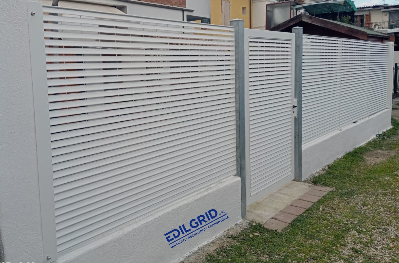 Recinzione oscurante per abitazione a Rimini: Recinzioni Oscuranti Frangivista by Edilgrid