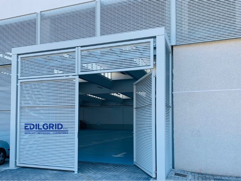 Tamponatura Finestre e Vani Tecnici: Chiusure Sicure e Funzionali a Bologna: Recinzioni Oscuranti Frangivista by Edilgrid