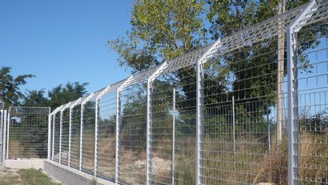 Stadio Montefeltro-Urbino a Urbino: Recinzioni by Edilgrid